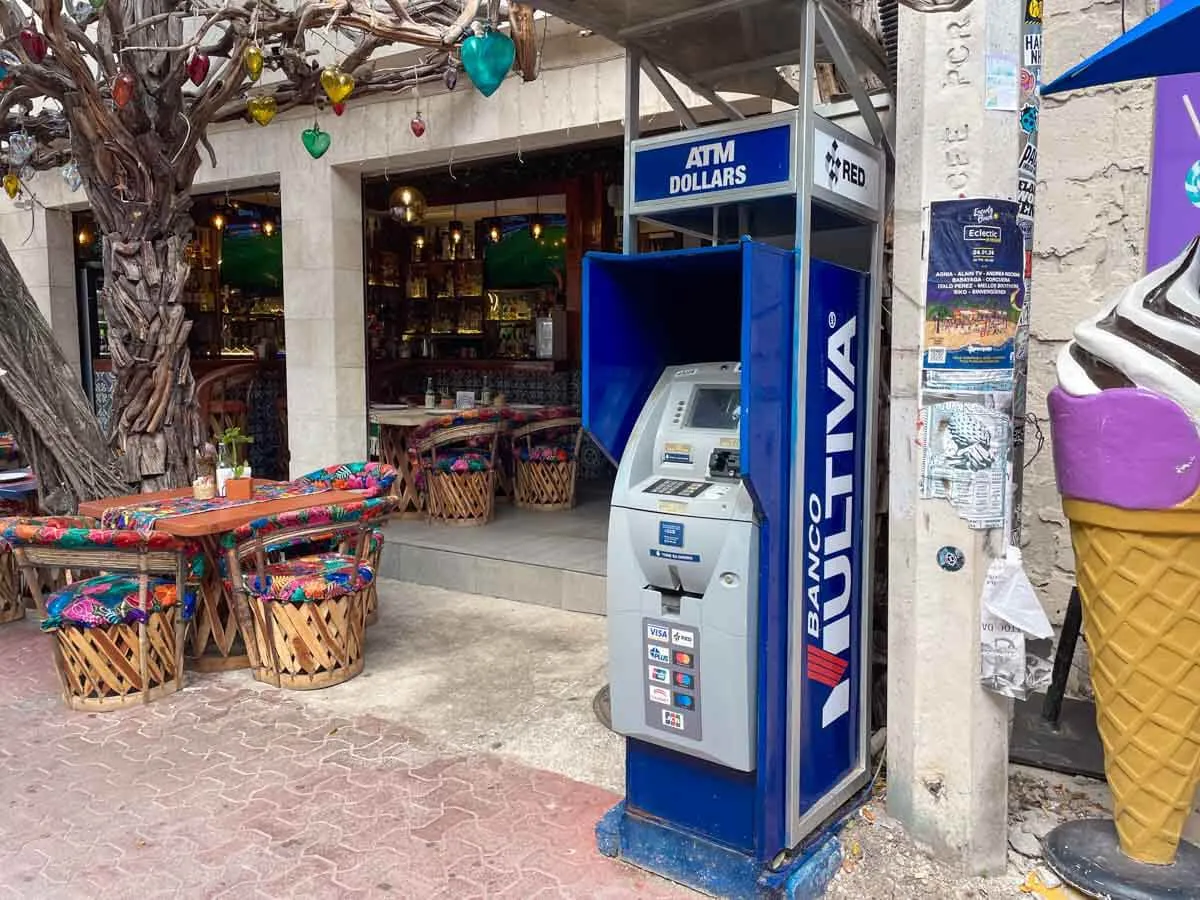 How to Withdraw Pesos at ATMs With a Foreign Card in Playa del Carmen